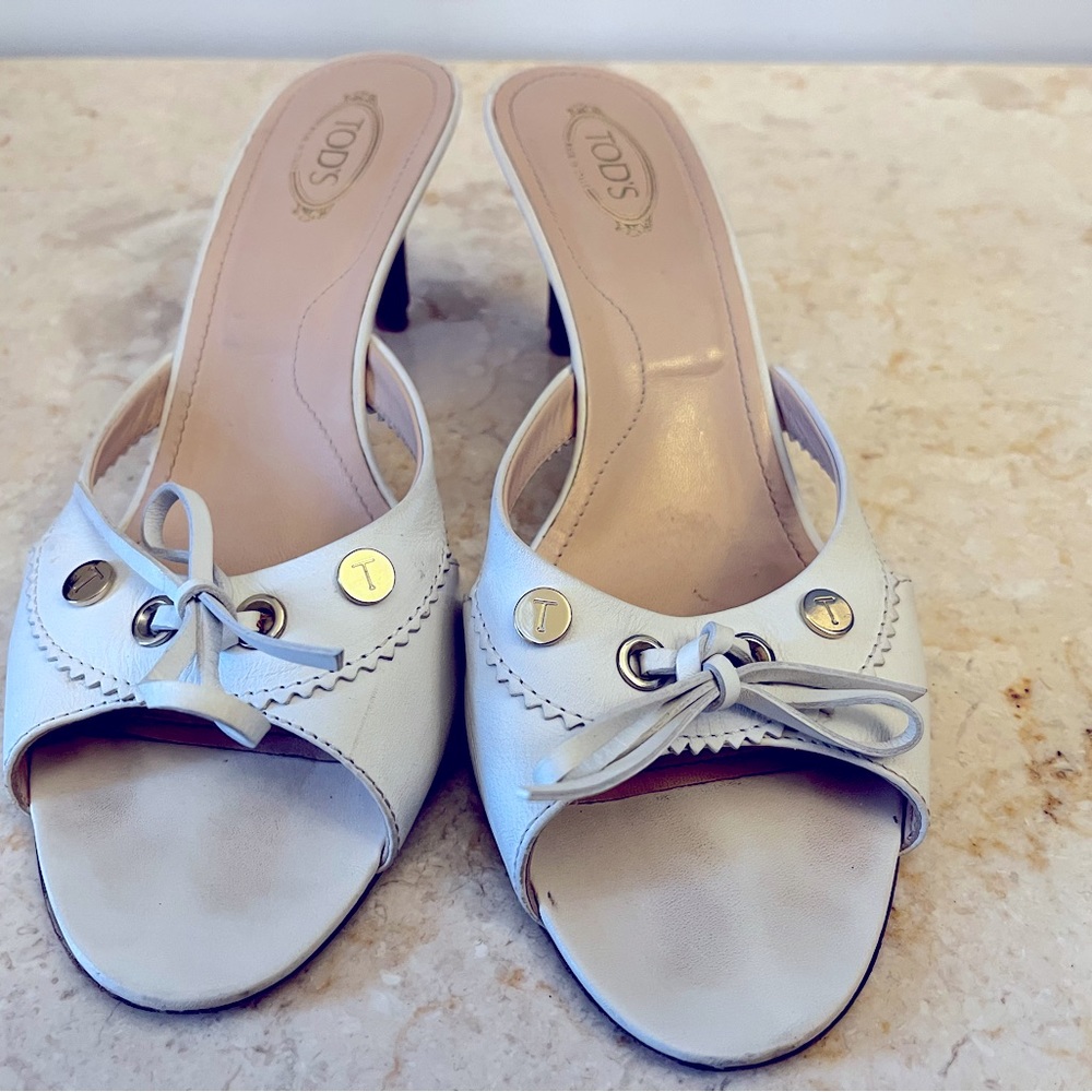 Tod’s kitten heel sandals